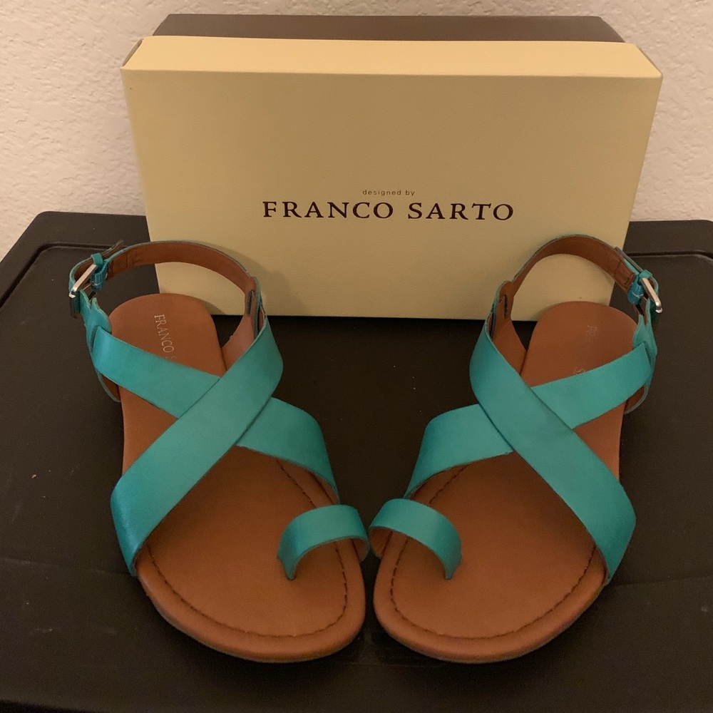 Toe sandals